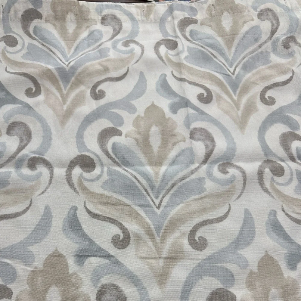 Shower curtain- Liz Claiborne Shower curtain 72x72